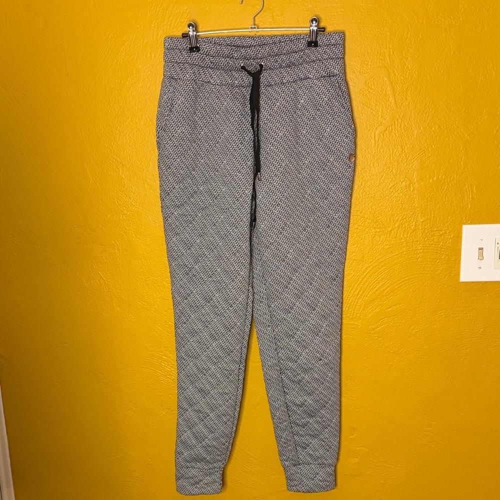 Jones New York Quilted Size S NWOT (washed 2X) Black and White Patterned joggers
